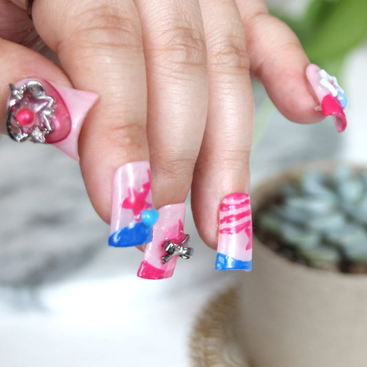 Patriotic carnival on your fingertips! Independence Day limited wearable nail art