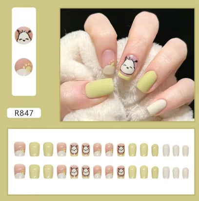 24 nail art pieces Sweet fake nail patches. Women's wearable nail patches with pink glitter
