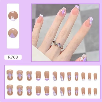24 nail art pieces Sweet fake nail patches. Women's wearable nail patches with pink glitter