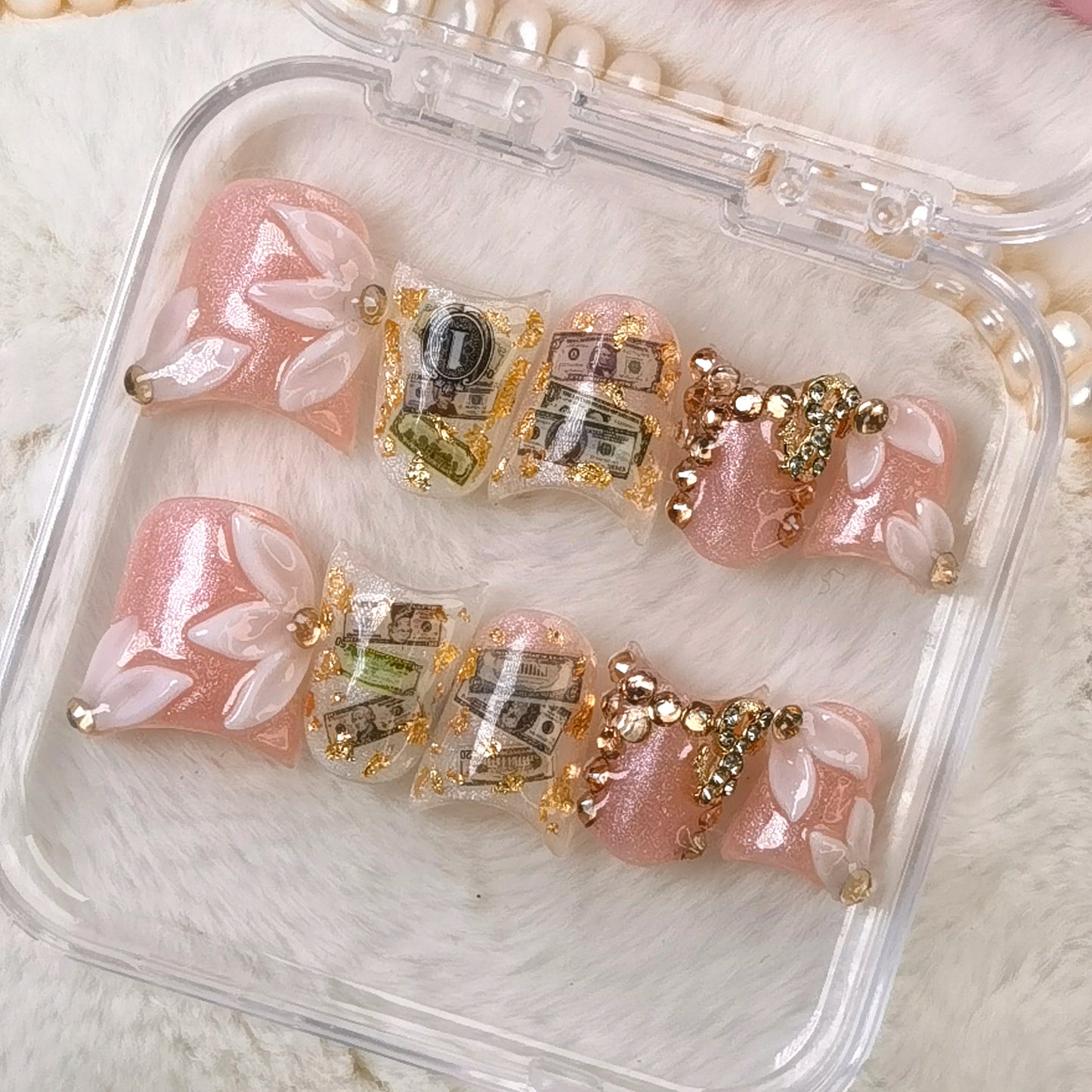 Angel Crush,Pink gold fortune nail art: a dreamlike date between money and jewelry