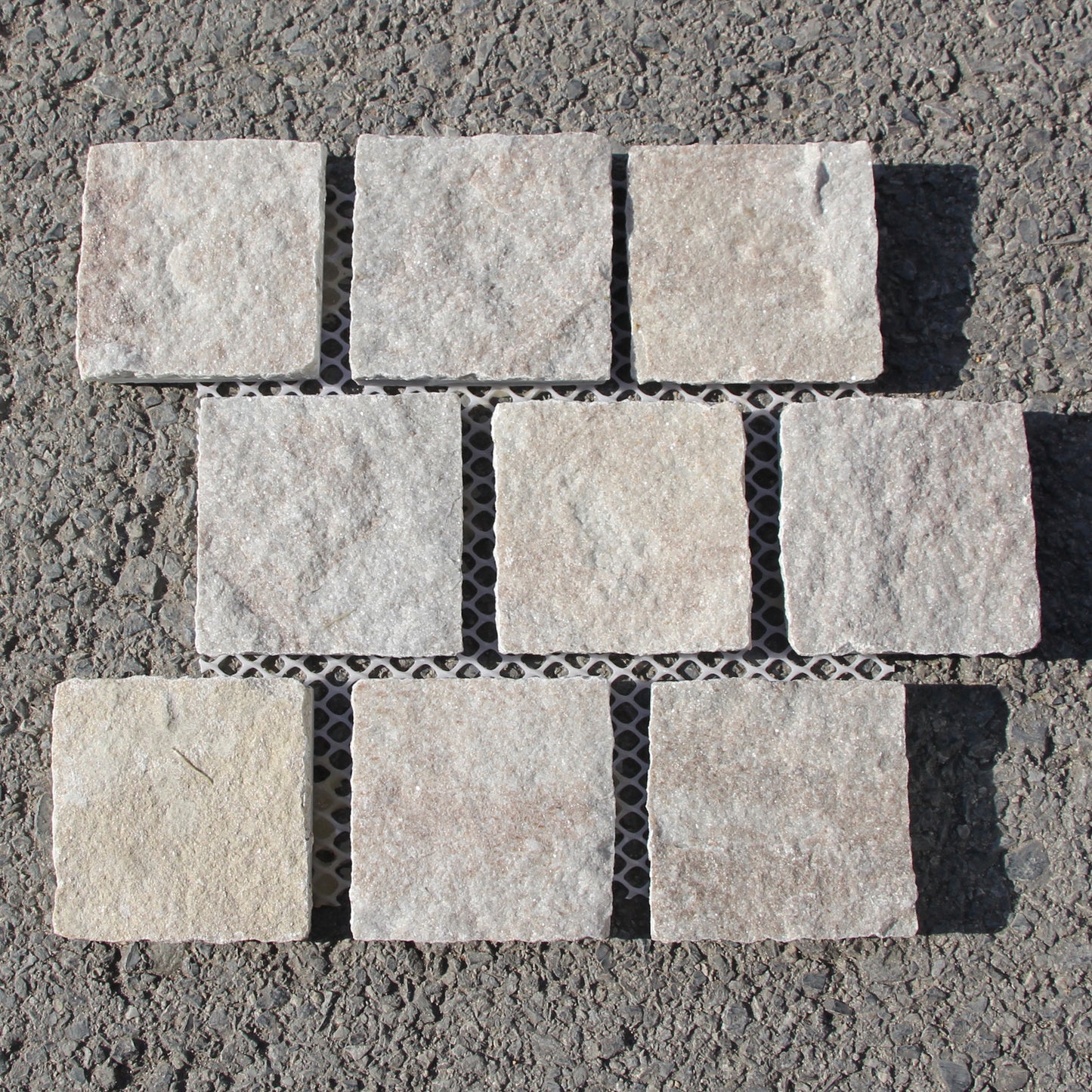 Beige quartz small cube paving stone