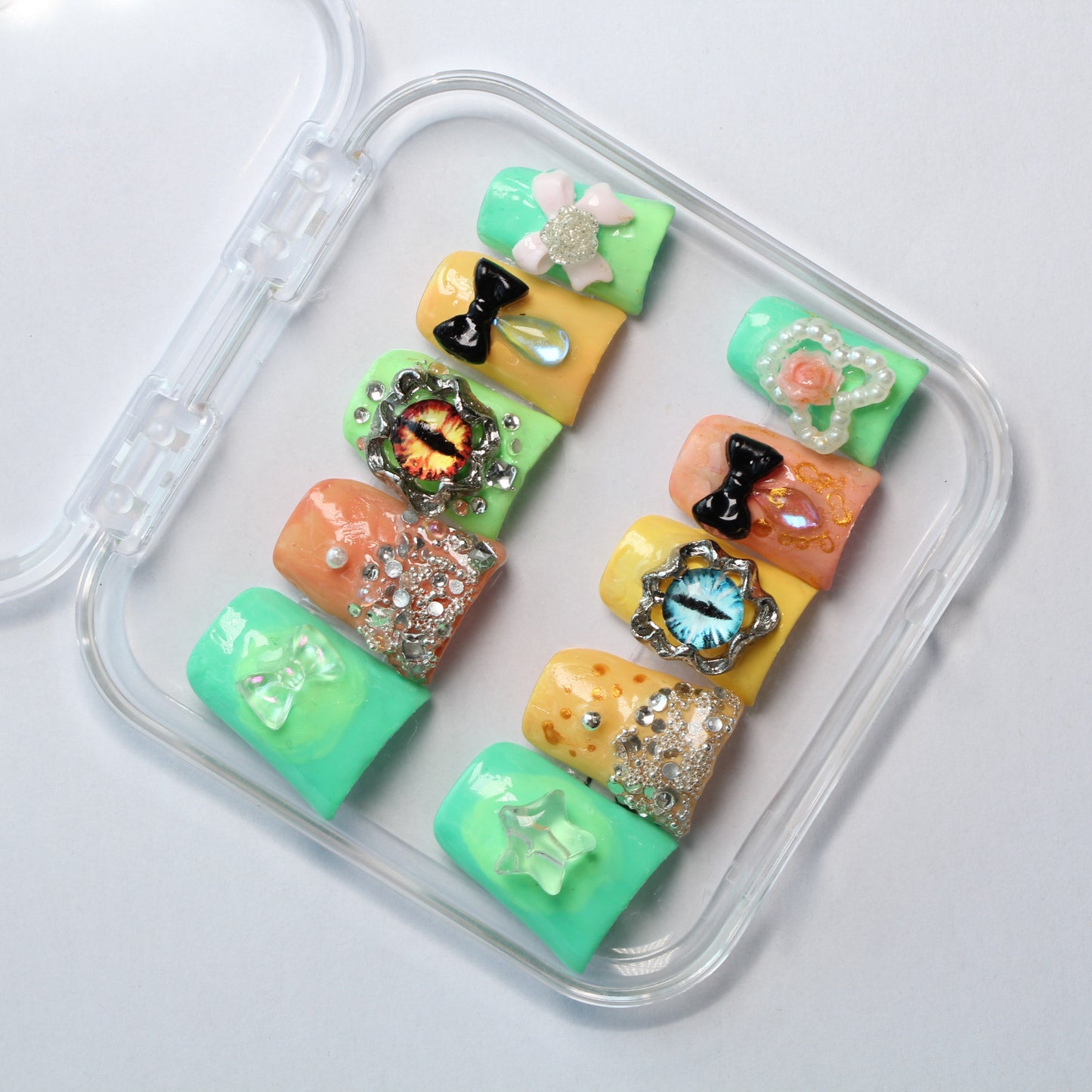 Bright green and yellow contrast fun vibrant style cat eye crystal accessories short wearable nail art fake nails