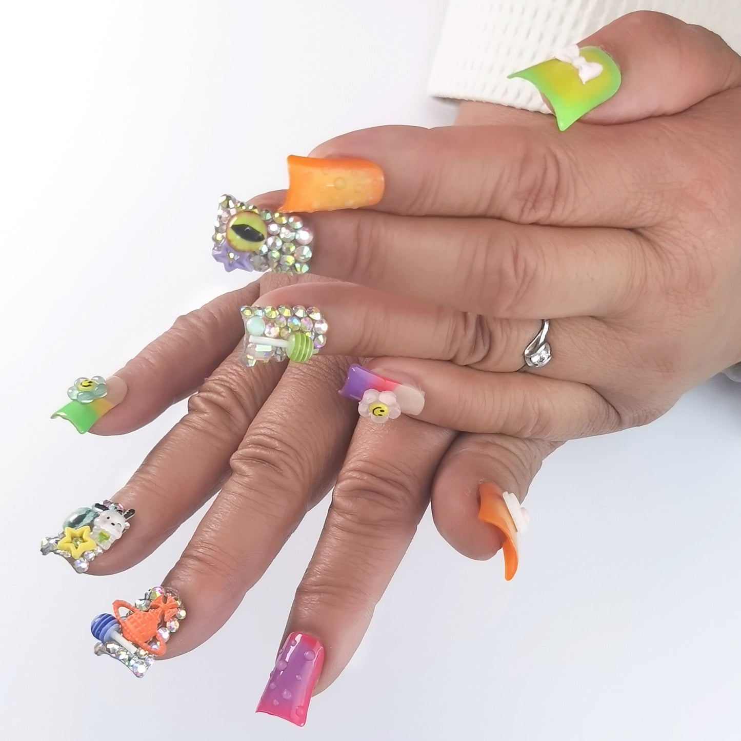 Fingertip color palette! Colorful nail art, light up the fashion attitude