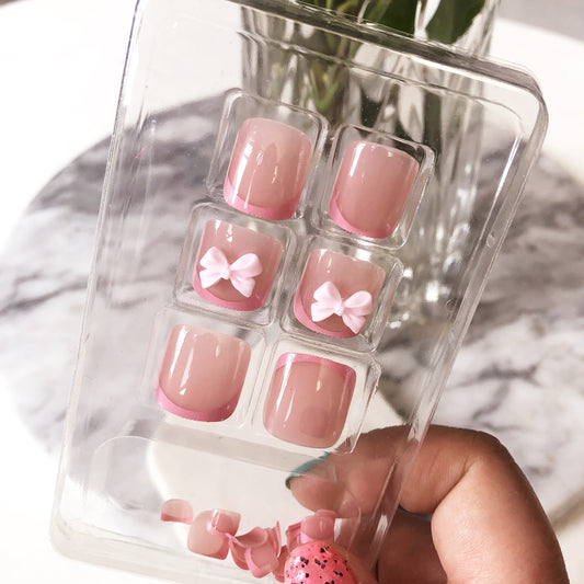 Pink bow nail stickers: encounter romance on your fingertips, presented in an exquisite gift box