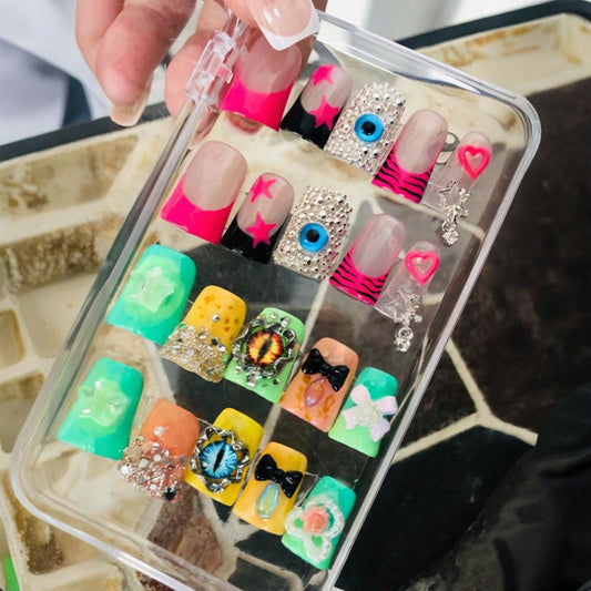 Personalized party nail art set! Colorful colors and cool decorations, full of charm