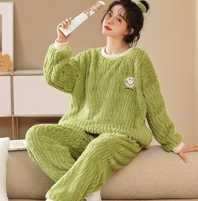 Women's cute bear winter pajamas set, kawaii cartoon style, long-sleeved flannel warm and comfortable women's bear cartoon pajamas