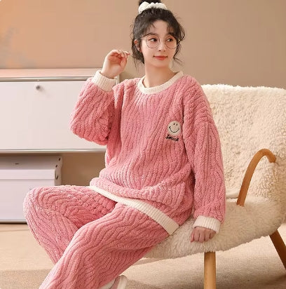 Women's cute bear winter pajamas set, kawaii cartoon style, long-sleeved flannel warm and comfortable women's bear cartoon pajamas