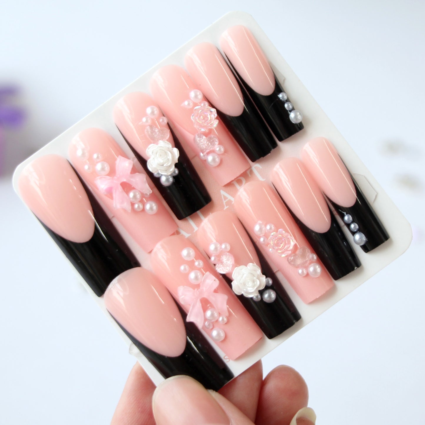 3-piece set, 72 nail tips Trendsetter's Three - piece Nail Set! With a combination of distinctive colors, shining with trendy charm