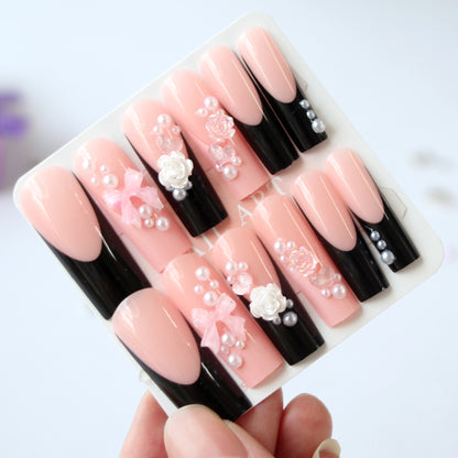 3-piece set,36 nail tips Trendsetter's Three - piece Nail Set! With a combination of distinctive colors, shining with trendy charm