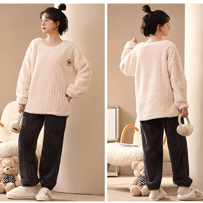 Women's cute bear winter pajamas set, kawaii cartoon style, long-sleeved flannel warm and comfortable women's bear cartoon pajamas