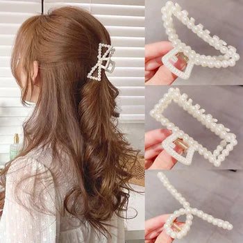 Multifunctional shark clip, exquisite and elegant pearl hair accessories, fashionable and versatile, practical and temperamental ladies must-have shark clip