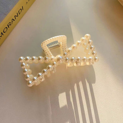 Multifunctional shark clip, exquisite and elegant pearl hair accessories, fashionable and versatile, practical and temperamental ladies must-have shark clip