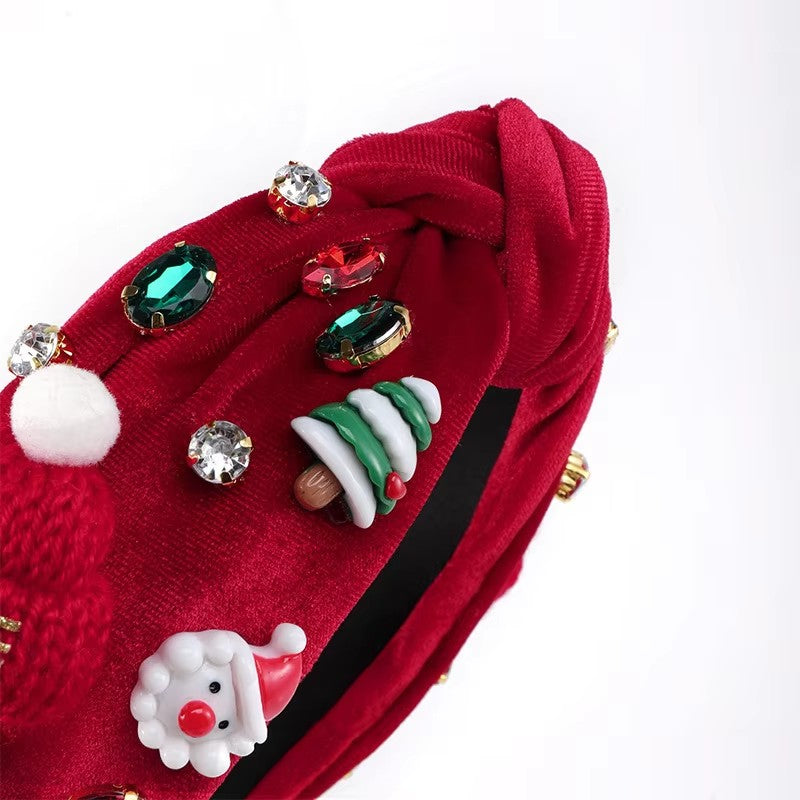 A festive headband decorated with a Christmas hat, a high - quality hair accessory handmade for the holiday seasons in Europe and America, a gift for ladies.