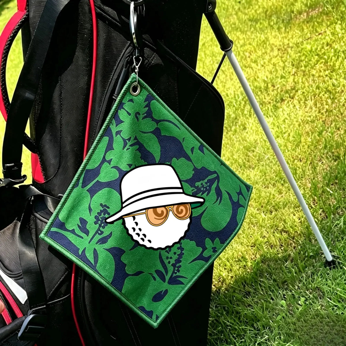 High-Quality Golf Towel, Stylish And Unique, Double-Layered And Durable, with a Retractable Hook, Quick-Drying, Super Absorbent