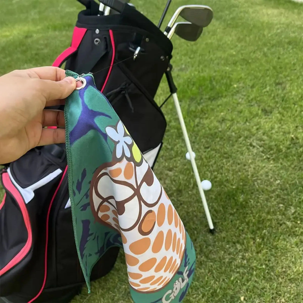 New High-quality Golf Towel,  Double-sided Printing, Retractable Hook, Quick-drying, Machine Washable, Suitable for Golf Bag