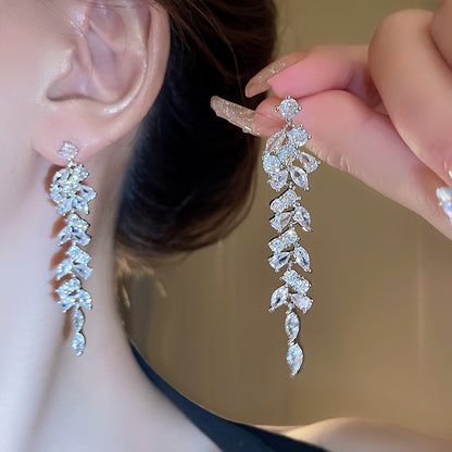 The Exquisite Leaves For Women Shiny Rhinestone Stud Magnificent Tassel Earrings Fashion Exquisite elegance Jewelry Accessories