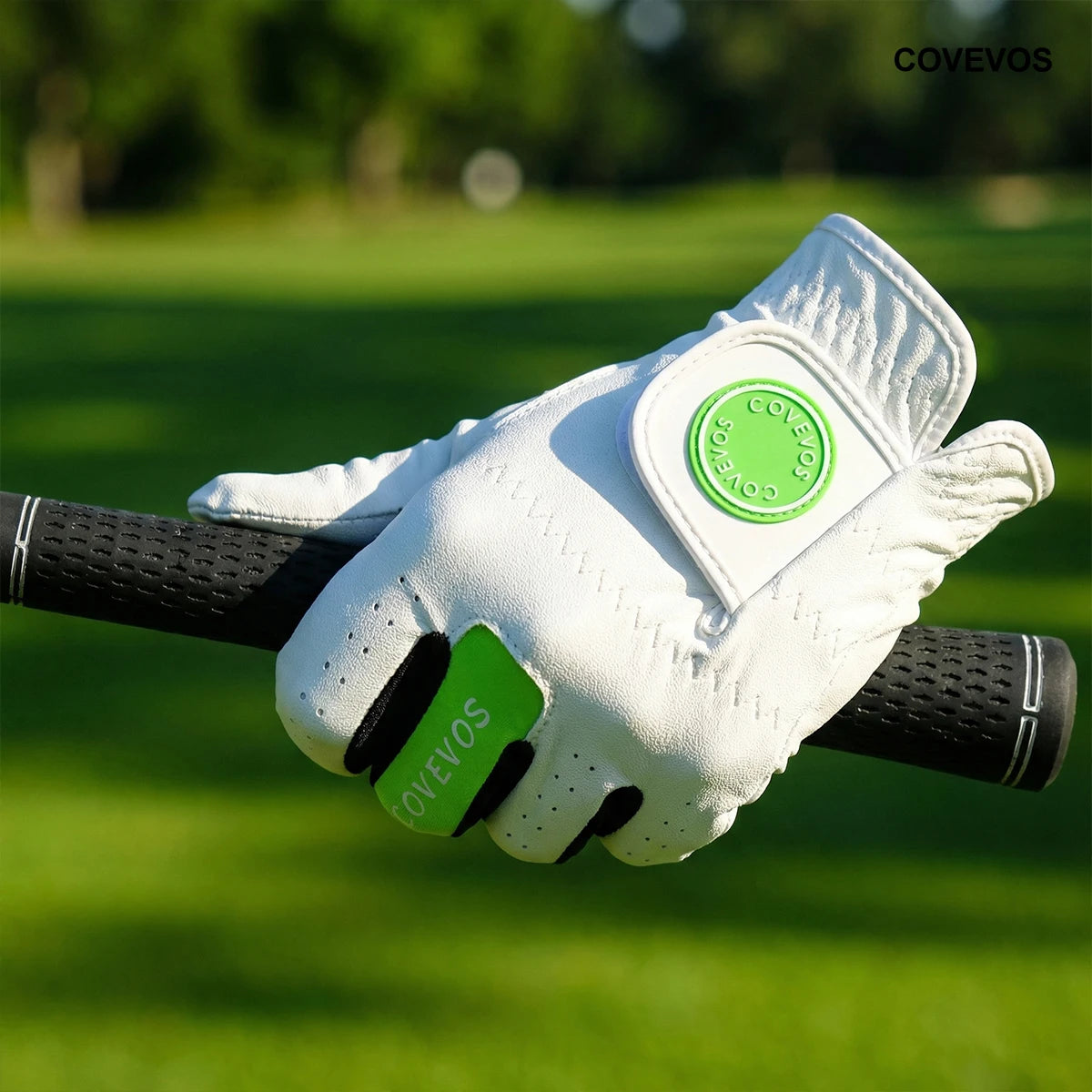 A Good Golf Glove with Ergonomic Design of Ventilation Holes and Wrist Buckle to Enhance Swing Stability