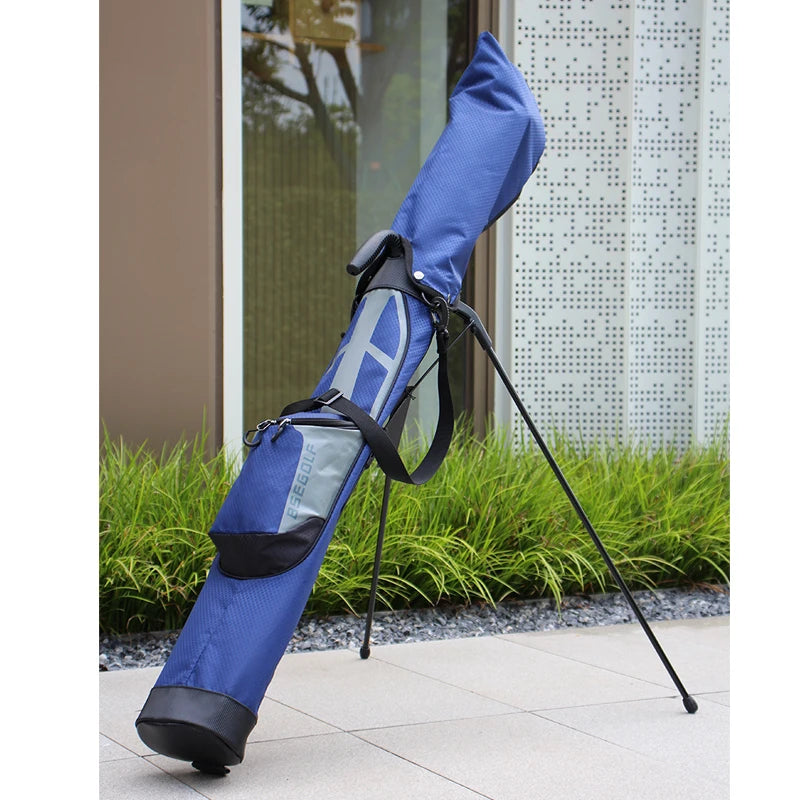 A Lightweight Golf Bag for Practice Can Hold 6-7 Golf Clubs And Comes with a Cap Suitable for Both Men And Women.