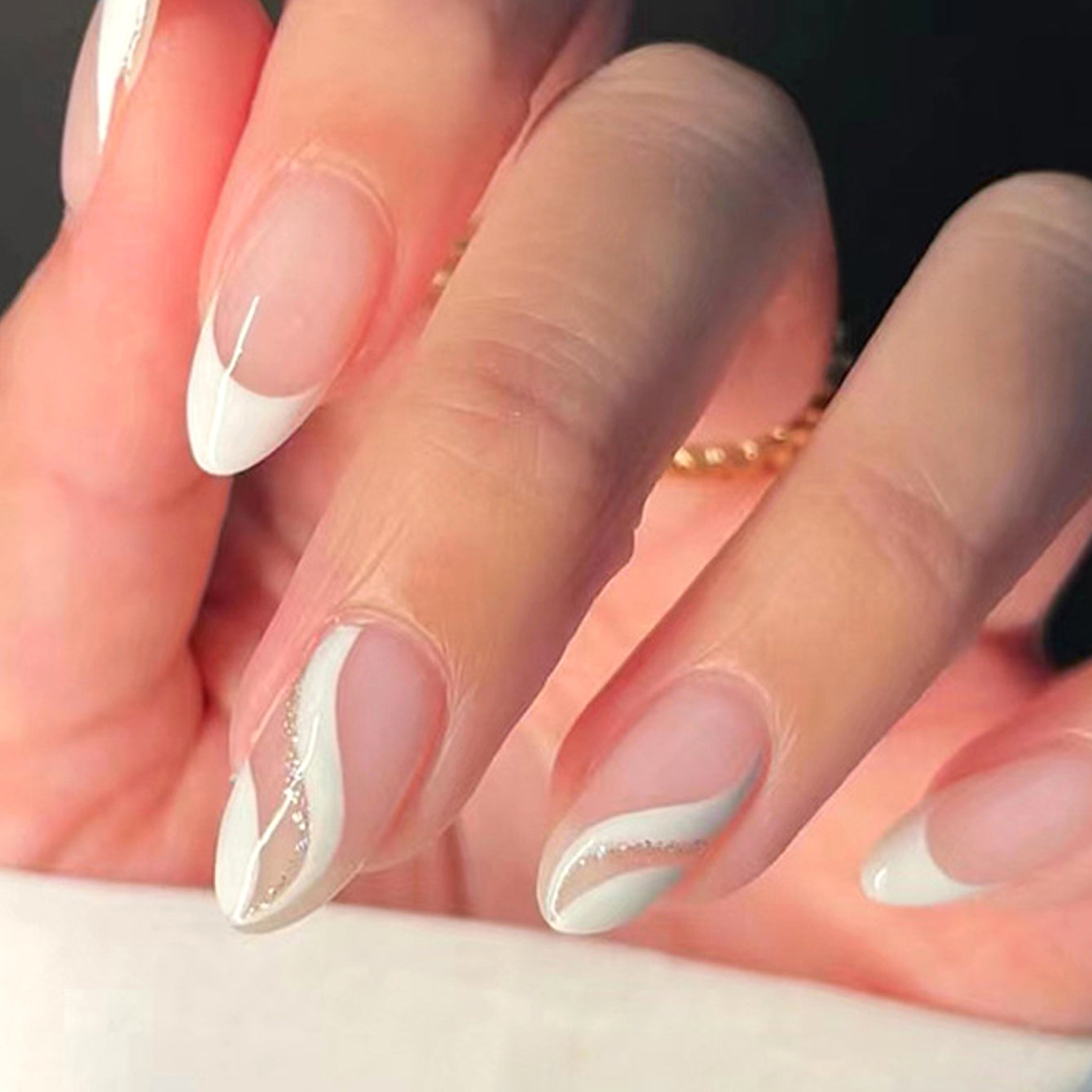 24pcs/almond false nails, gold thread wear nails, simple press-on nails