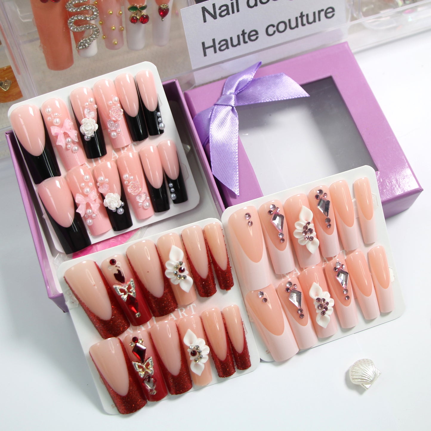 3-piece set, 72 nail tips Trendsetter's Three - piece Nail Set! With a combination of distinctive colors, shining with trendy charm
