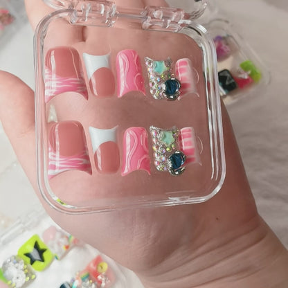 Wear spring tulip nails and plant romance on your fingertips