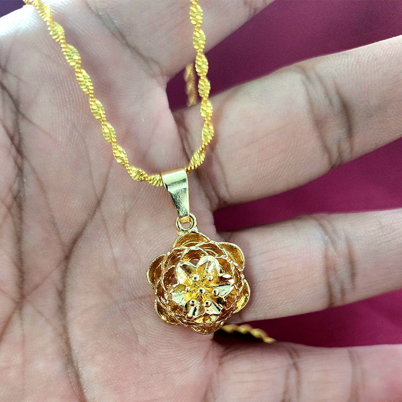 Vintage lotus leaf flower Necklace Plated Gold Flower Pendant Placer Gold stylish and versatile exquisitely Women's Jewelry